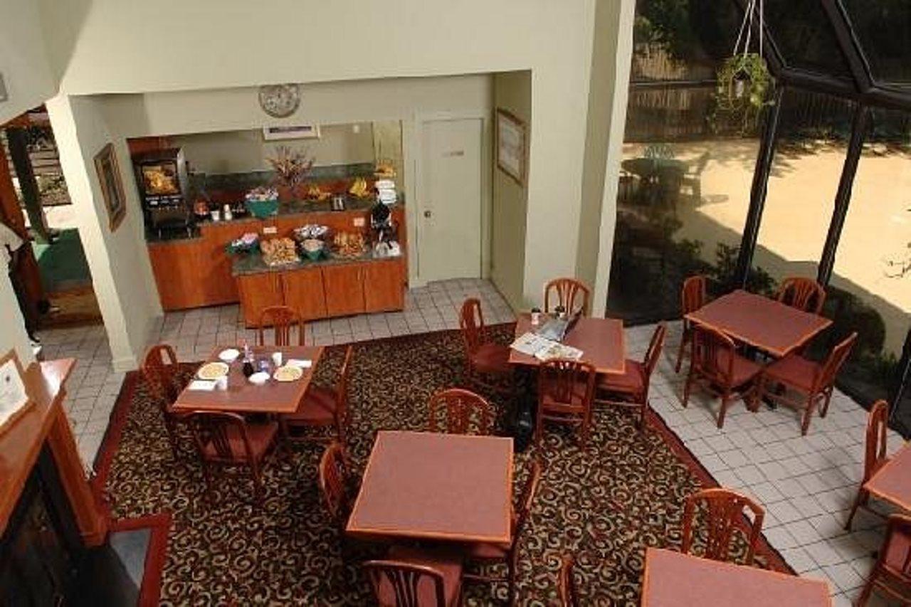 Huntsville Hotel & Suites Restoran foto