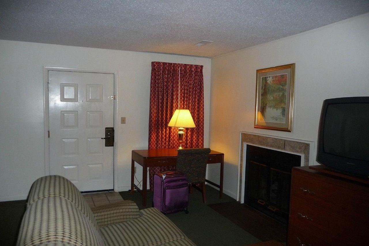 Huntsville Hotel & Suites Bagian luar foto